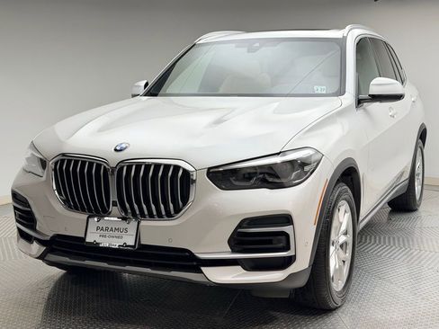 Used 2022 BMW X5 xDrive40i w/ Parking Assistance Package image 1
