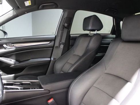 Used 2019 Honda Accord Sport image 7