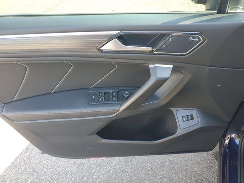 Used 2022 Volkswagen Tiguan SEL R-Line image 22