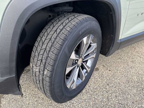 Certified 2025 Chevrolet Equinox LT w/ Convenience Package II AWD/4WD image 18
