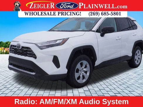 Used 2025 Toyota RAV4 LE image 1