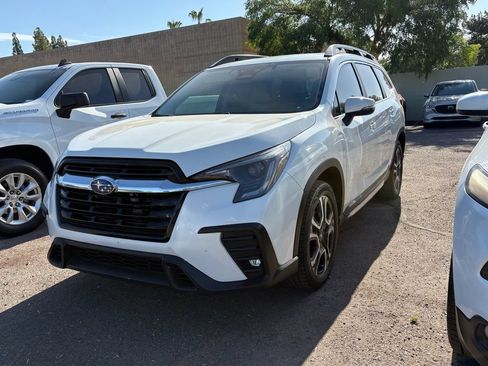 Used 2023 Subaru Ascent Limited AWD/4WD image 2