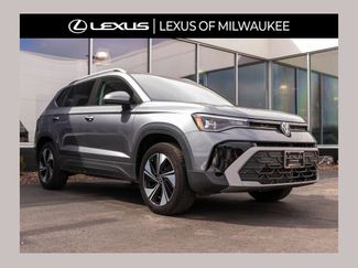 Used 2025 Volkswagen Taos SE video 1