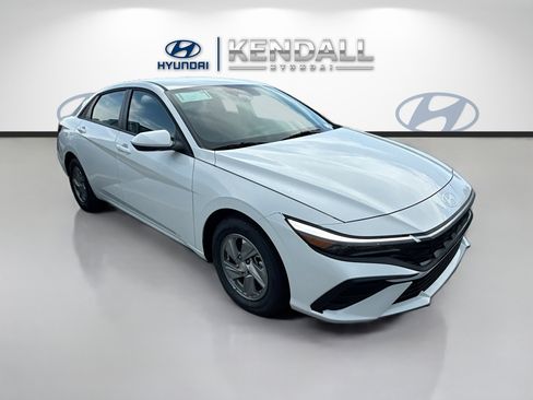 New 2026 Hyundai Elantra SE FWD image 1