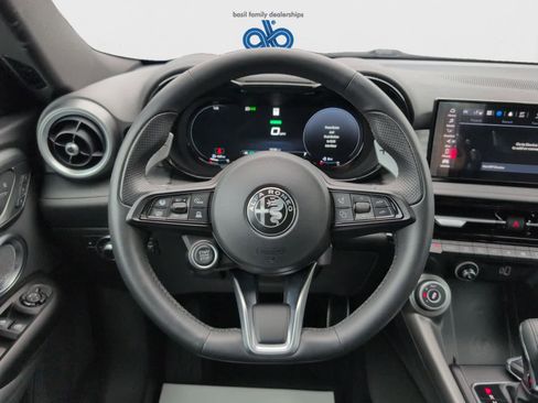 Used 2024 Alfa Romeo Tonale Veloce image 13