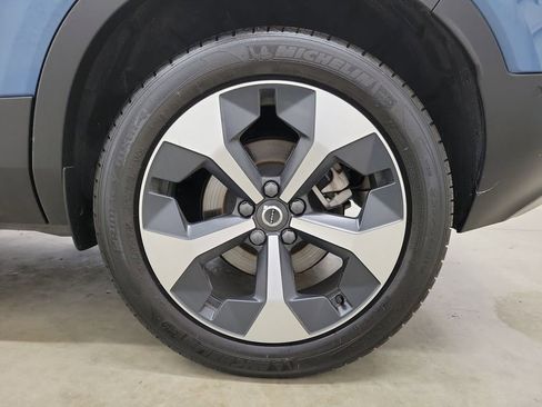 Certified 2024 Volvo XC40 B5 Plus w/ Protection Package Premier image 12