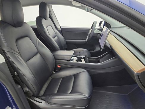 Used 2020 Tesla Model Y Long Range image 18