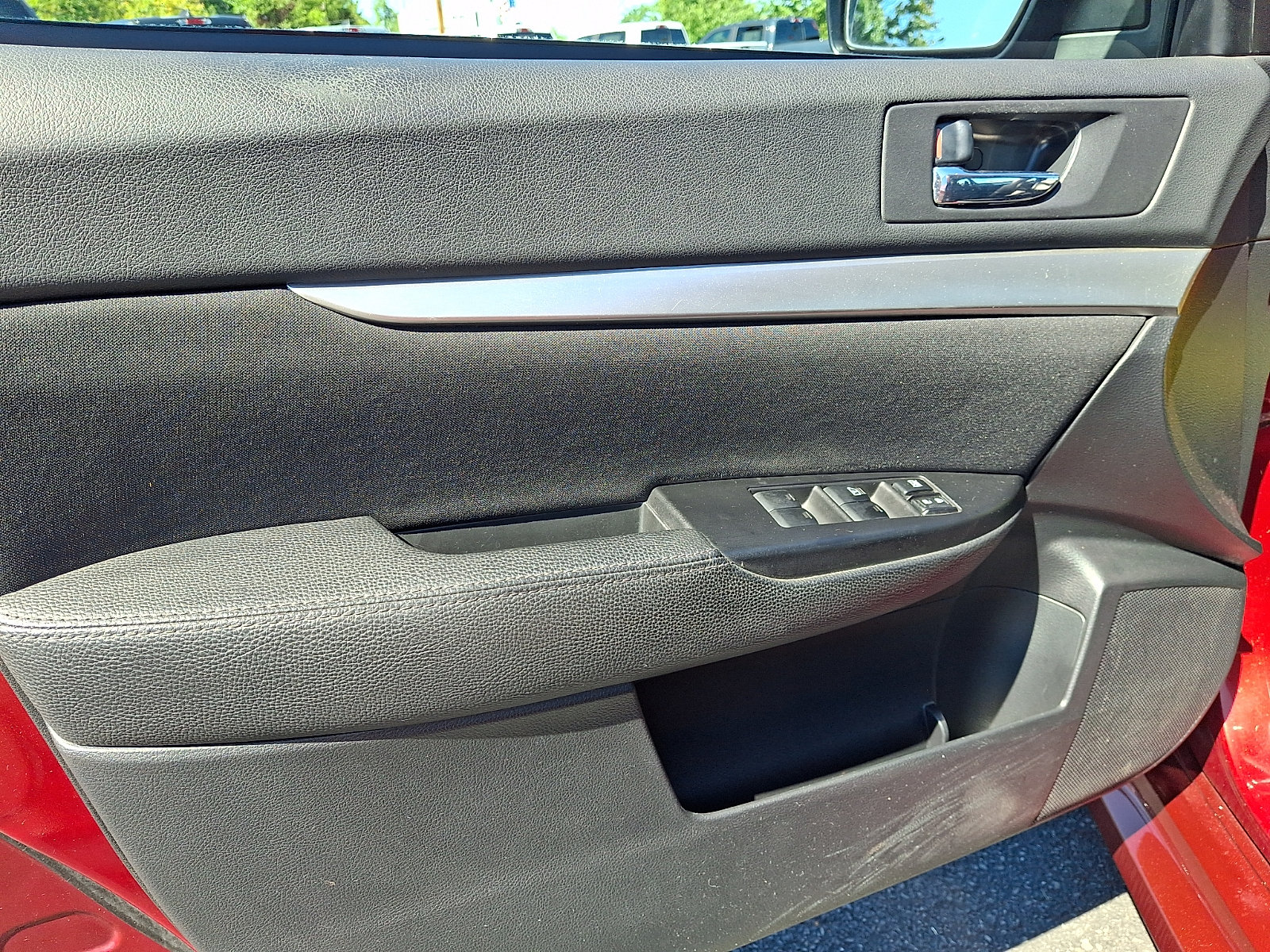 Used 2011 Subaru Legacy 2.5i Premium w/ All-Weather Pkg AWD/4WD image 12