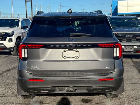 Used 2025 Ford Explorer Active image 6