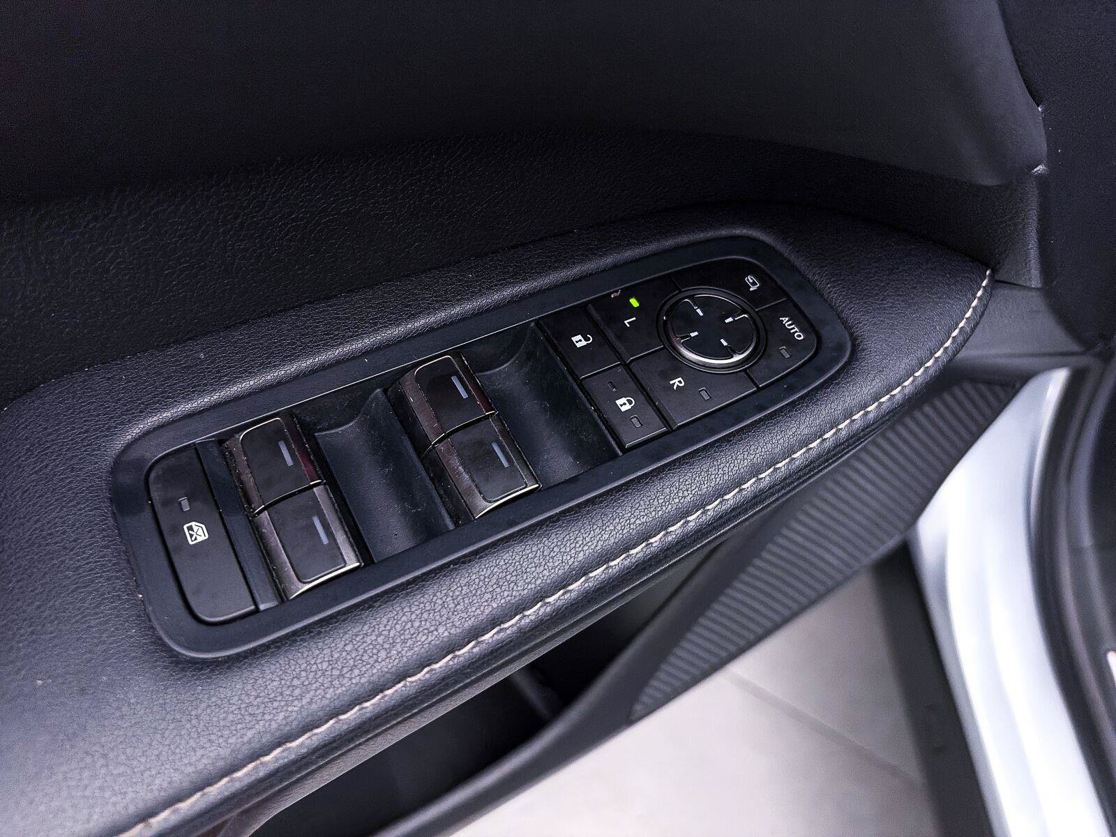 Used 2023 Lexus RX 350 F Sport w/ Cold Area Package AWD/4WD image 18