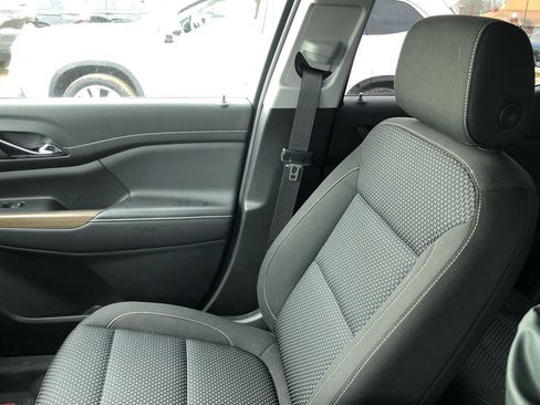 Used 2023 GMC Acadia SLE w/ Driver Convenience Package image 24