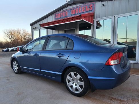 Used 2010 Honda Civic LX image 2