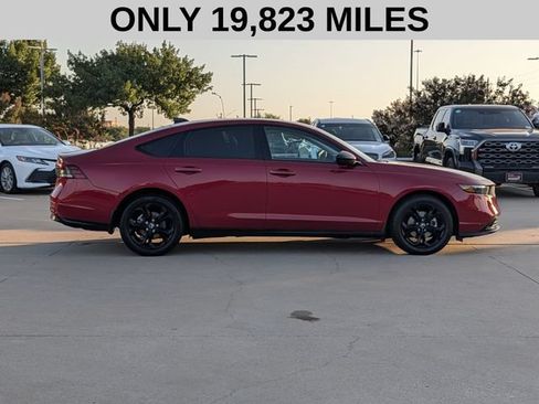 Used 2025 Honda Accord SE image 4