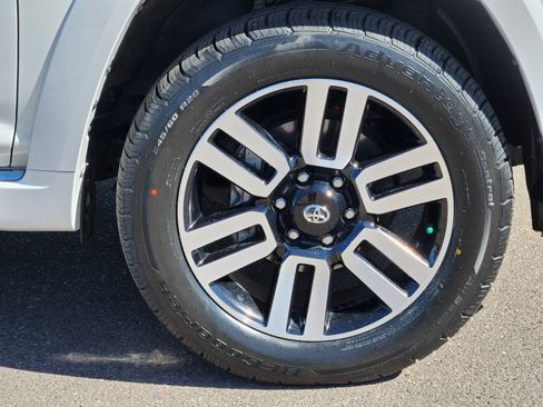 Certified 2024 Toyota 4Runner Limited AWD/4WD image 8