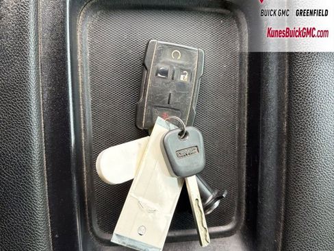 Used 2017 GMC Sierra 1500 SLE w/ SLE Value Package image 32