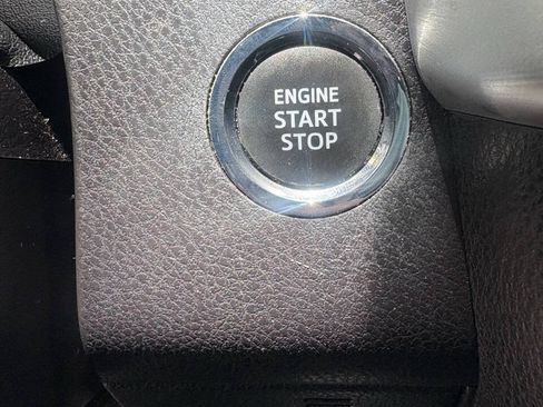 Used 2016 Toyota Highlander XLE FWD image 30