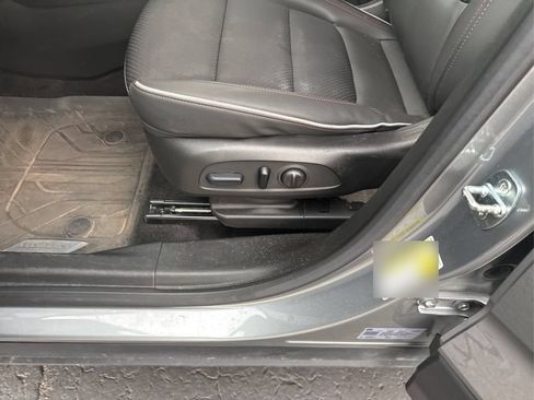 Used 2023 Chevrolet TrailBlazer RS w/ Sun and Liftgate Package FWD image 16