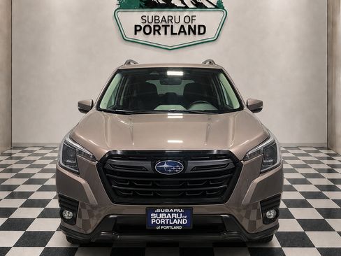 Certified 2023 Subaru Forester Limited AWD/4WD image 3