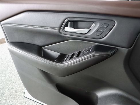 Used 2022 Nissan Rogue SL FWD image 22