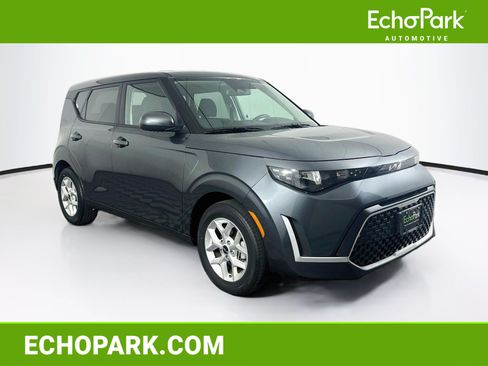Used 2025 Kia Soul LX w/ LX Technology Package FWD image 1