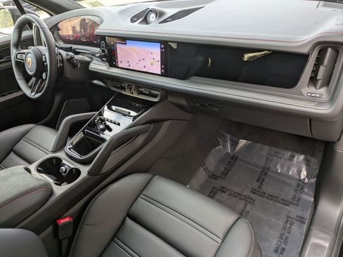 New 2026 Porsche Cayenne GTS image 30