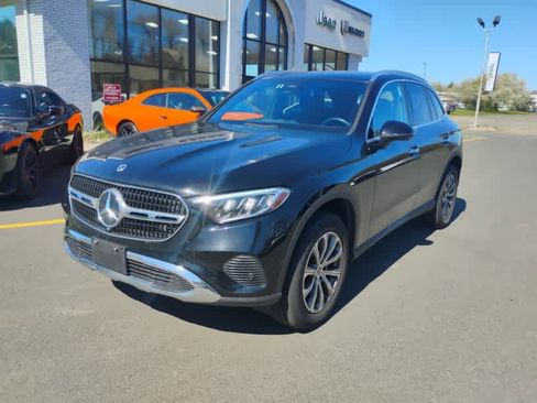 Used 2024 Mercedes-Benz GLC 300 4MATIC image 4