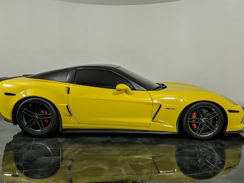 Used 2006 Chevrolet Corvette Z06 w/ Preferred Equipment Group RWD image 10
