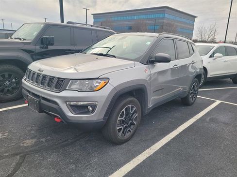 Used 2019 Jeep Compass Trailhawk image 1