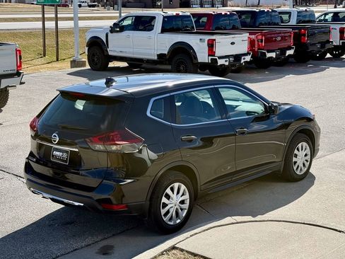 Used 2020 Nissan Rogue S image 6