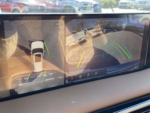 New 2025 Nissan Armada Platinum Reserve image 16