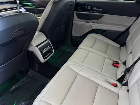 New 2026 Lincoln Nautilus Premier AWD/4WD image 9