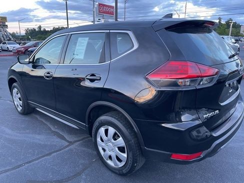 Used 2017 Nissan Rogue S image 6