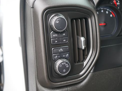 Used 2019 Chevrolet Silverado 1500 Custom Trail Boss w/ Custom Convenience Package AWD/4WD image 10