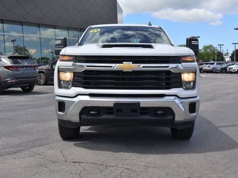 Used 2024 Chevrolet Silverado 2500 LT AWD/4WD image 9