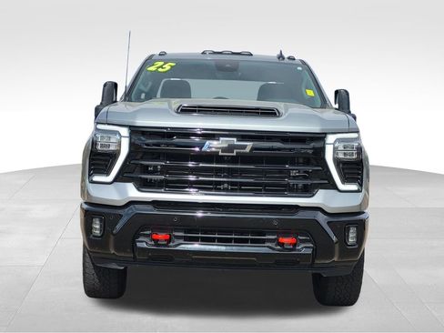 Used 2025 Chevrolet Silverado 3500 LT w/ Trail Boss Package image 2