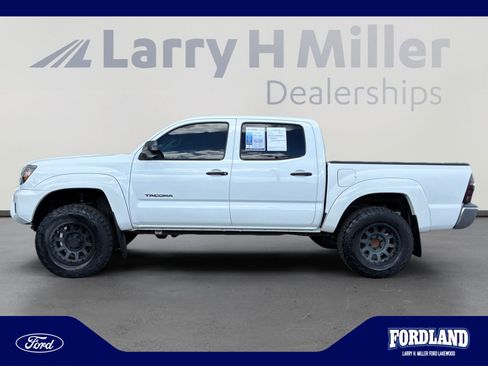 Used 2013 Toyota Tacoma 4x4 Double Cab w/ SR5 Pkg image 2