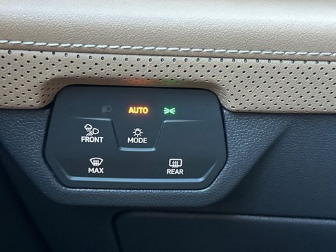 New 2026 Volkswagen Atlas Cross Sport SE image 23