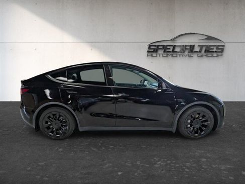 Used 2021 Tesla Model Y Long Range AWD/4WD image 11