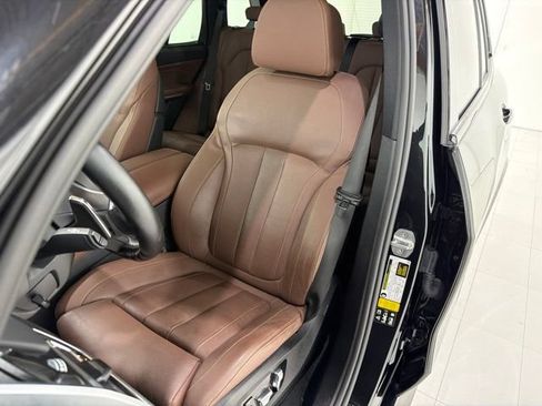 Used 2022 BMW X5 xDrive40i w/ M Sport Package AWD/4WD image 13
