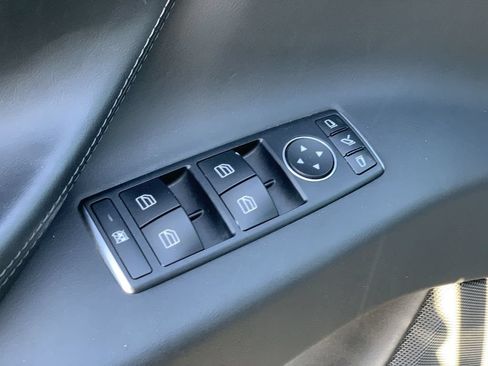 Used 2018 Tesla Model X 75D AWD/4WD image 21
