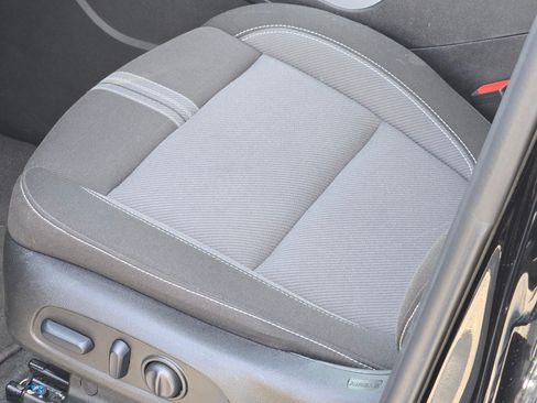 Used 2025 Chevrolet Blazer LT FWD image 23