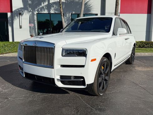 Used 2023 Rolls-Royce Cullinan image 7