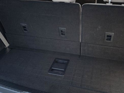 Used 2023 Ford Expedition Limited image 8