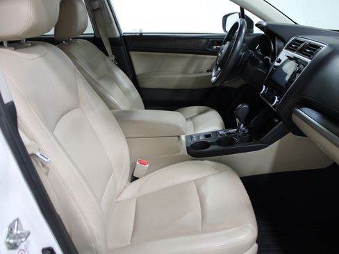 Used 2018 Subaru Outback 2.5i Limited AWD/4WD image 24