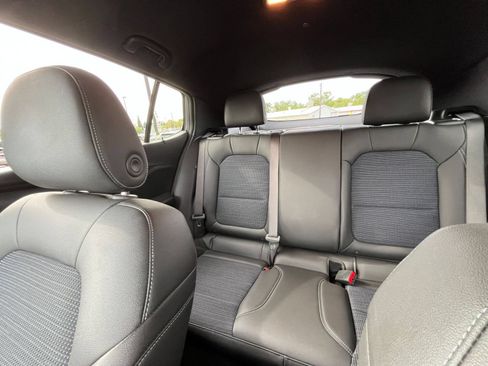 Used 2025 Buick Envista Preferred FWD image 38