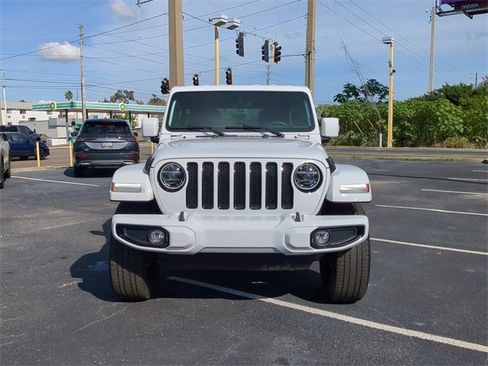 Used 2022 Jeep Wrangler Unlimited Sahara image 3