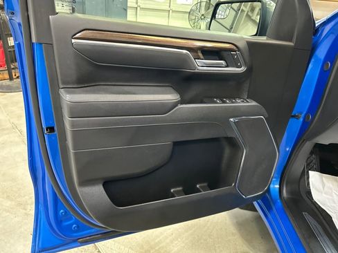 Used 2025 Chevrolet Silverado 1500 LT image 10
