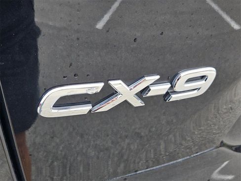 Used 2018 MAZDA CX-9 Touring w/ Touring Premium Package image 10