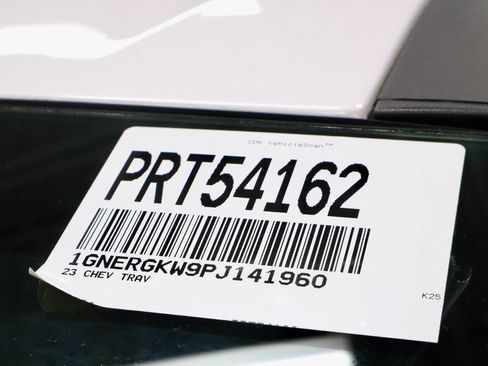 Used 2023 Chevrolet Traverse LT image 35