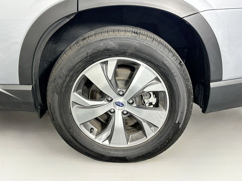 Used 2024 Subaru Ascent Premium w/ Convenience Package image 11